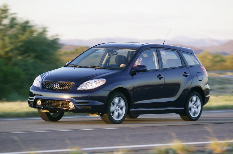  Toyota Corolla Matrix XR 4WD (E130) 2003 года  (фото 1 из 3)